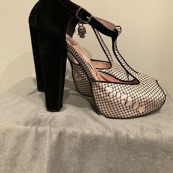 Iron Fist Caught Kewpie Killer Platform Heels - Picture 13 of 15